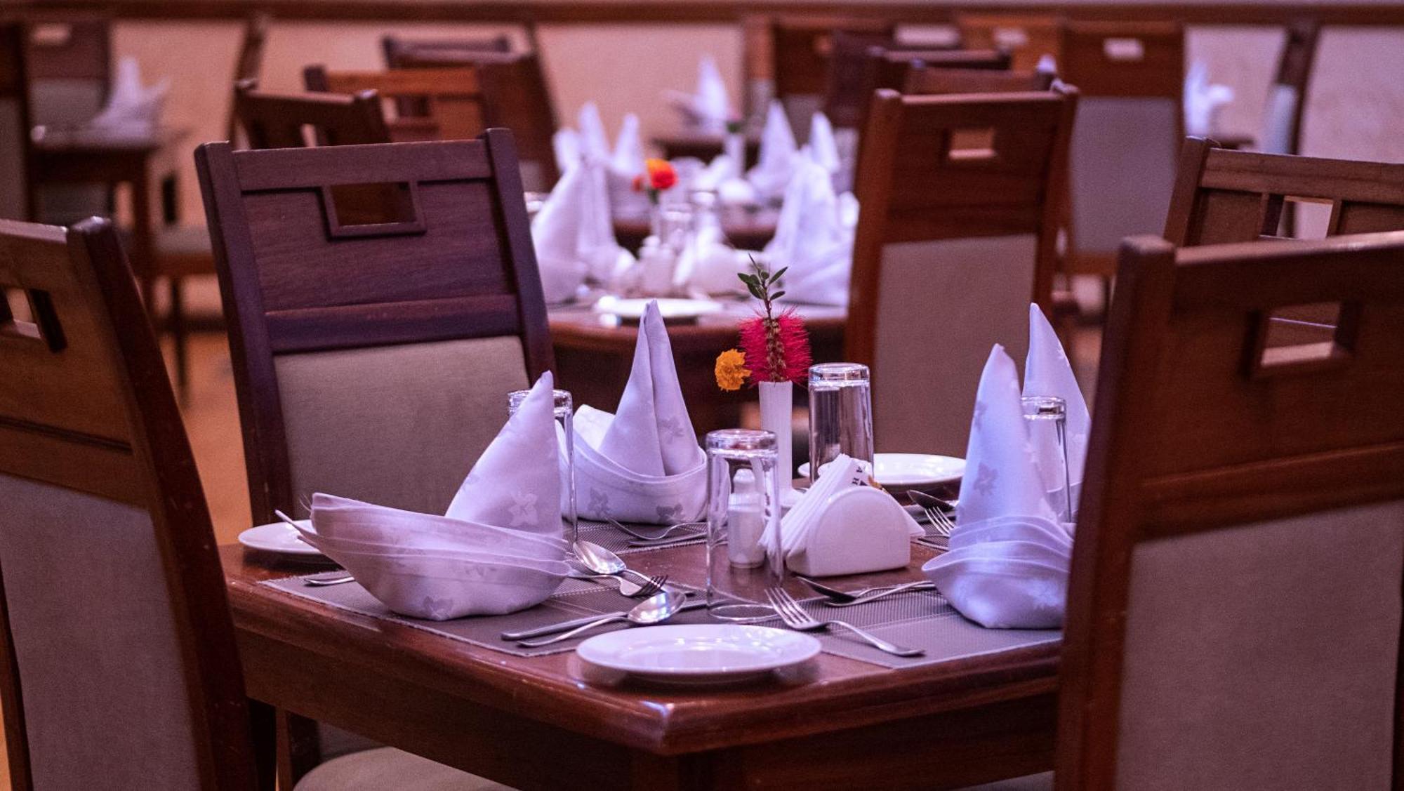 Sirikwa Hotel Eldoret Bagian luar foto