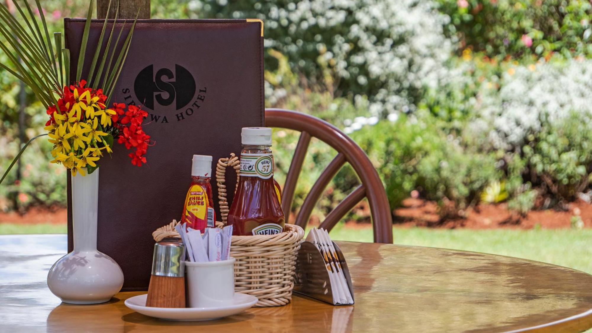 Sirikwa Hotel Eldoret Bagian luar foto