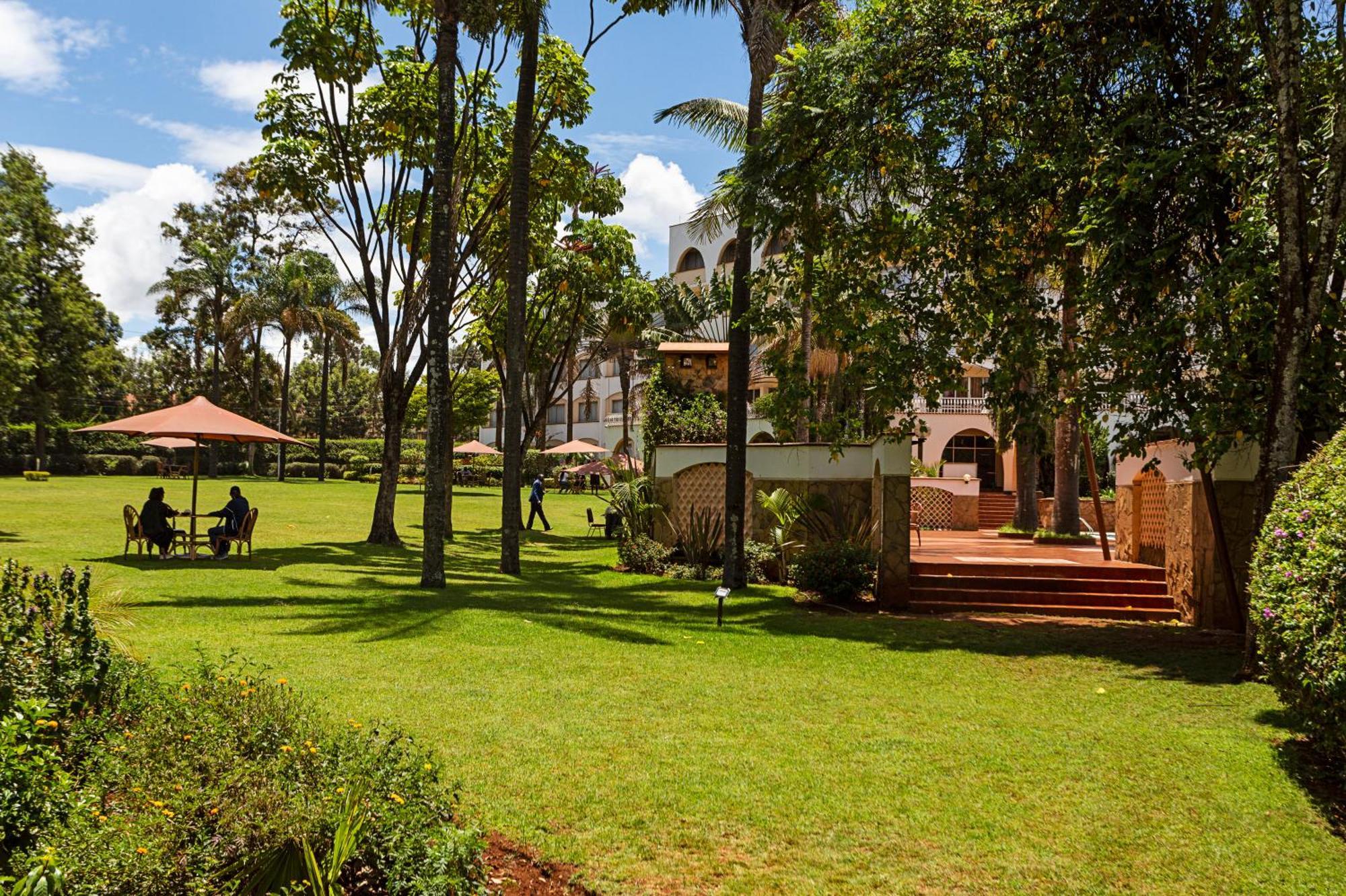 Sirikwa Hotel Eldoret Bagian luar foto