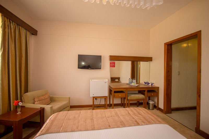 Sirikwa Hotel Eldoret Bagian luar foto