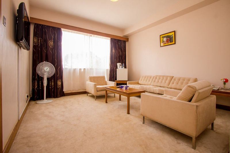 Sirikwa Hotel Eldoret Bagian luar foto
