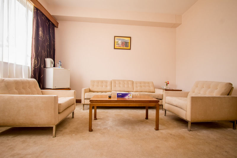 Sirikwa Hotel Eldoret Bagian luar foto
